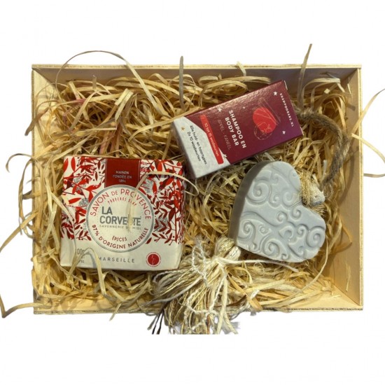 Duurzaam hout kerstdoosje met zeep cadeautjes