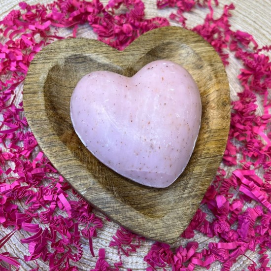 Hartjes zeep met houten schaal