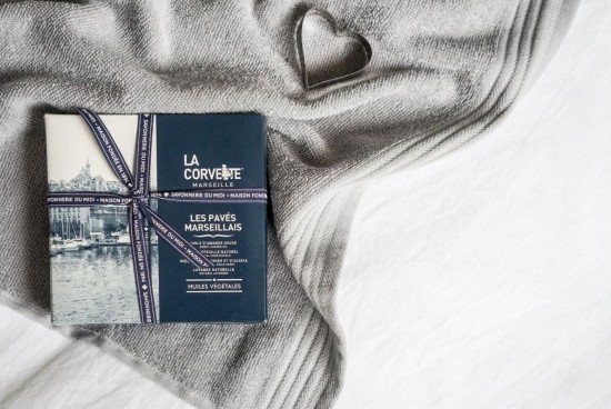 Set van 4 Marseille zepen Les Pavés Marseillais met lavendel, honing, kamperfoelie en amandel