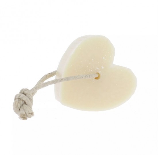 Zeep aan touw in hart vorm ezelsmelk