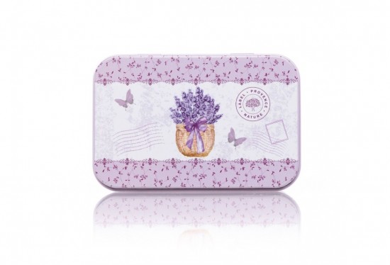 Zeepkist lavendel in vlindermand voor een stuk zeep