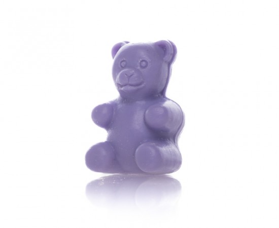 Klein paars zeepje in de vorm van een beertje